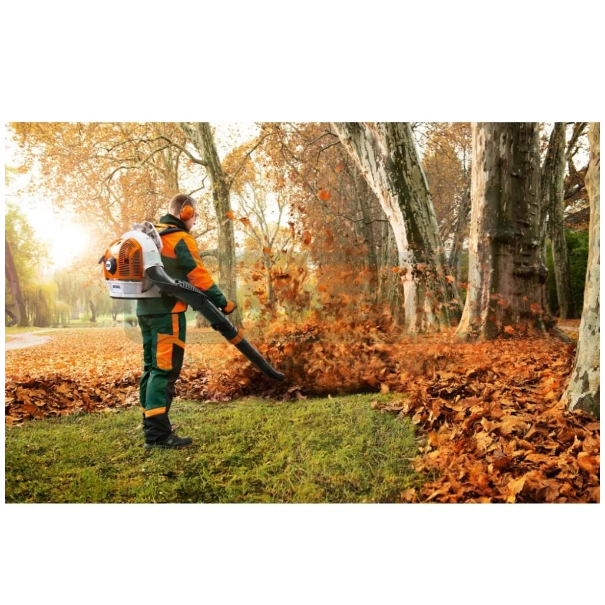 STIHL BR700 Backpack Petrol Leaf Blower